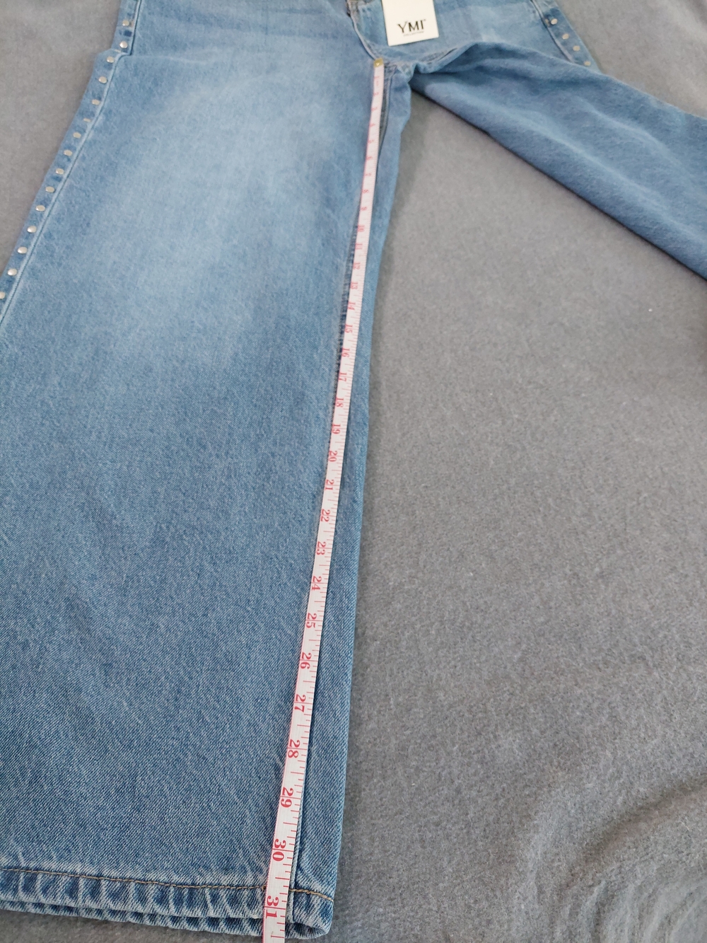 NWT YMI Studded Relaxed Wide Leg Jeans Medium Tint Size 7 28 High Rise Jeans - Picture 4 of 12